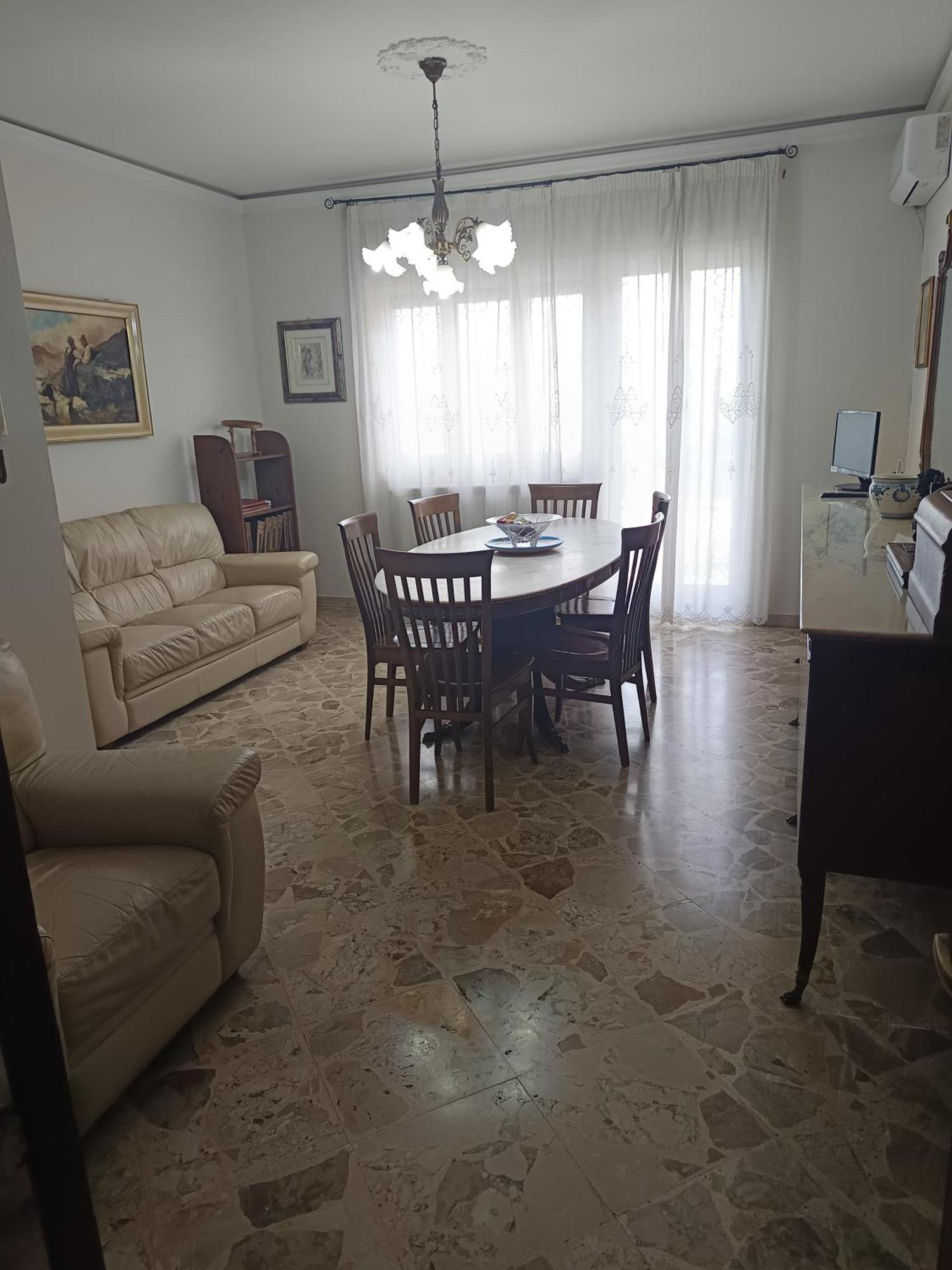New Dawn Apartment, Appartamento Turistico, Casa Per Vacanza, Tre Camere Indipendenti Katania Zewnętrze zdjęcie