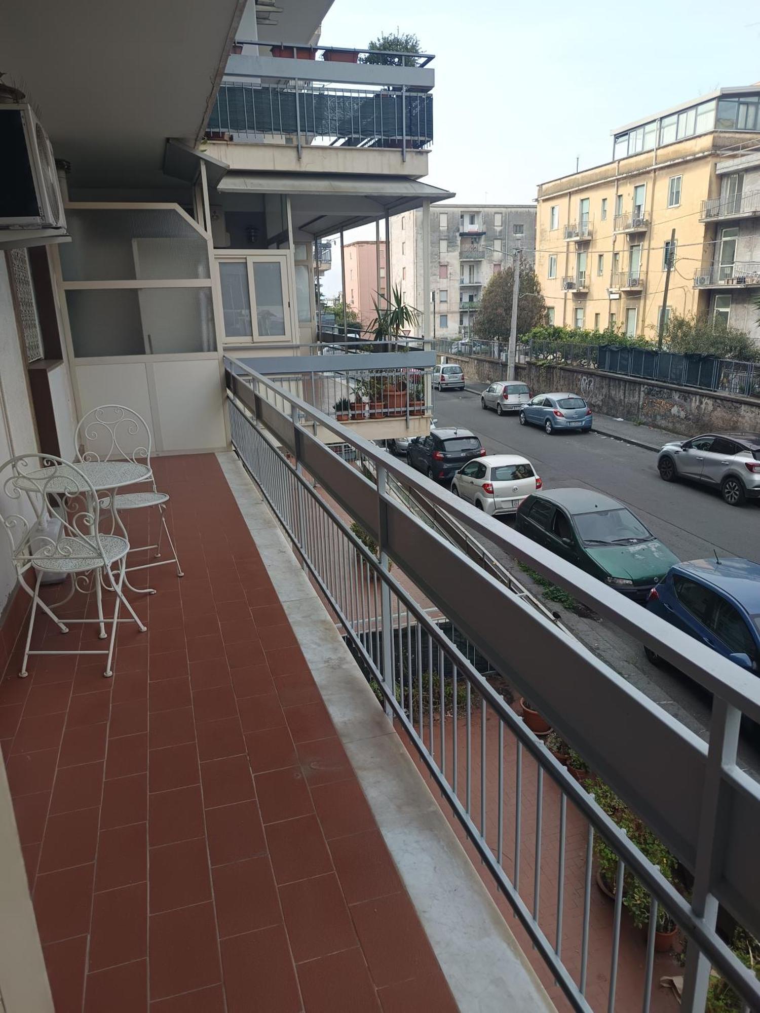 New Dawn Apartment, Appartamento Turistico, Casa Per Vacanza, Tre Camere Indipendenti Katania Zewnętrze zdjęcie